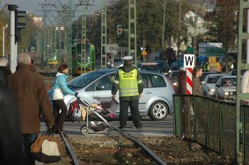 Poznań: Uwaga - zmiany przy cmentarzach: już obowiązują zakazy i ograniczenia przy nekropoliach!