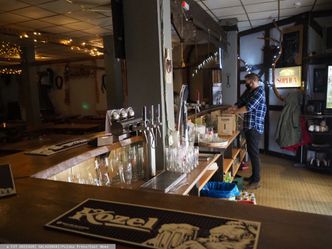 Nowe obostrzenia. Rządowa pomoc dla przedsiębiorców