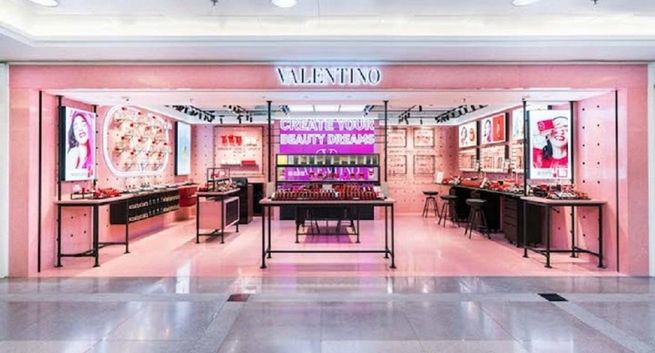 Pierwszy na świecie butik Valentino Beauty w Hongkongu
