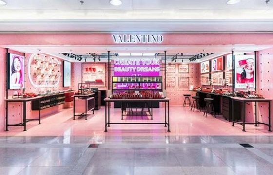 Pierwszy na świecie butik Valentino Beauty w Hongkongu