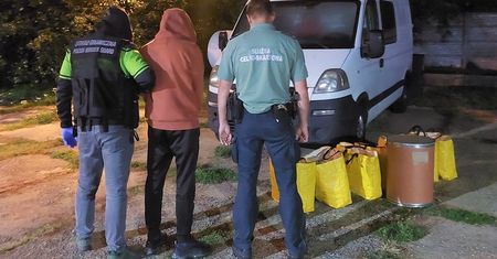 Narkotyki o czarnorynkowej wartości ponad 6 mln zł w ukraińskim busie. Zatrzymano dwie osoby