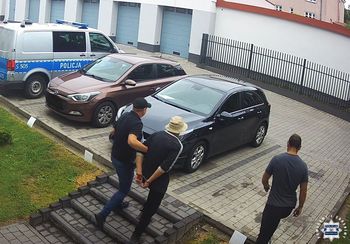 Zaczęło się od kradzieży alkoholu. 28-latek szybko pogorszył swoją sytuację