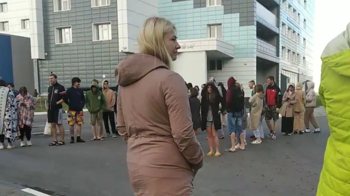 Studenci mieli się ustawić w kształcie litery "Z" 