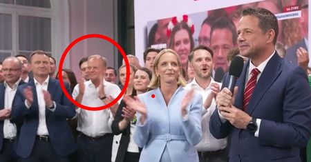 Tusk w cieniu. Trzaskowski nawet o nim wspomniał