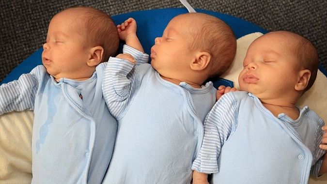 Zdiagnozowali u niej niepłodność, dzisiaj jest matką jednojajowych trojaczków