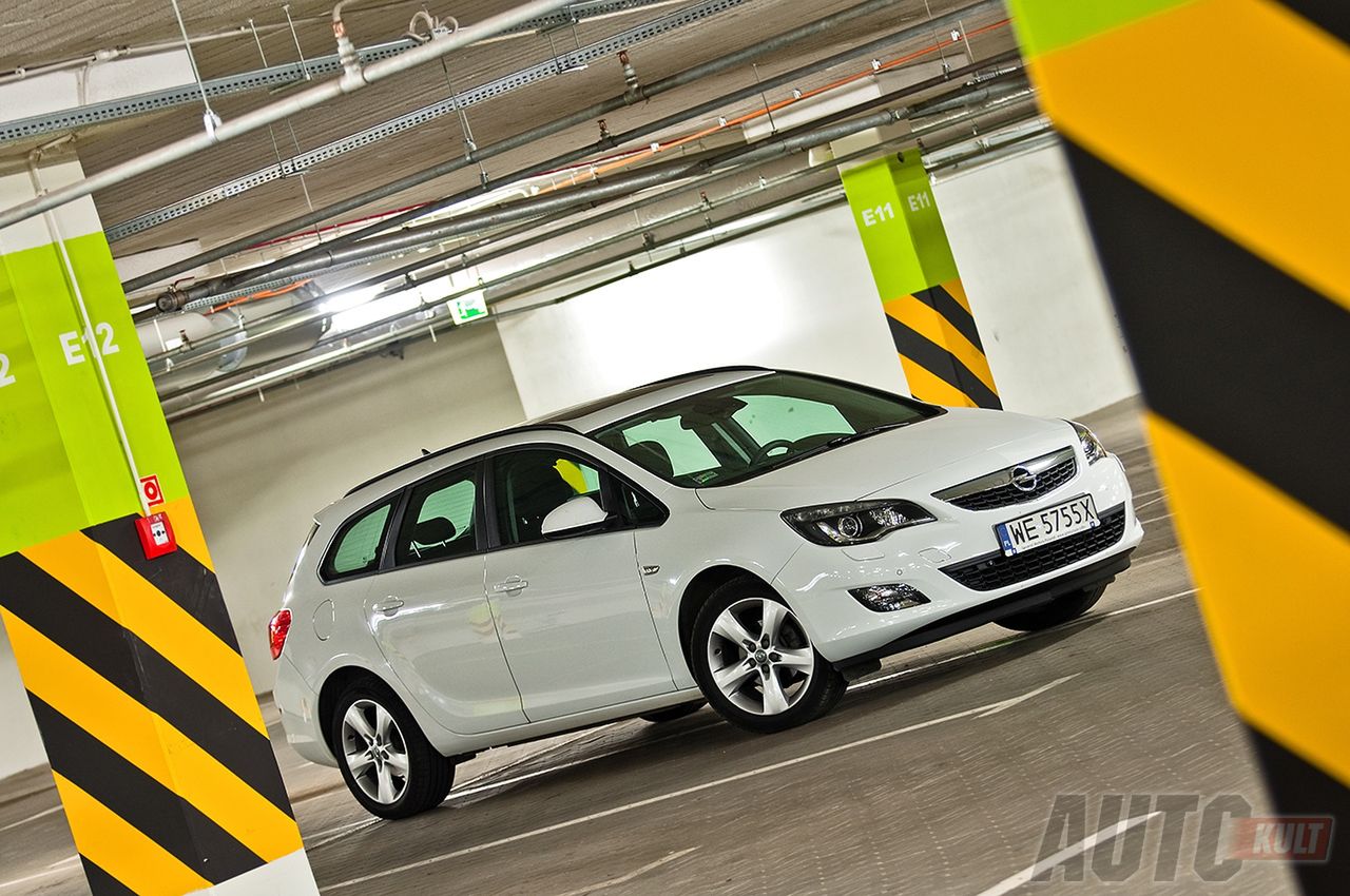 Opel Astra ST (fot. Marcin Pogorzelski)