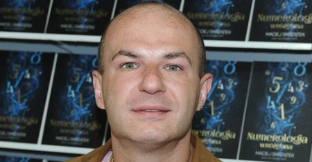 Wróżbita Maciej wróżył mieszkańcom Torunia. Za trzy godziny pracy dostał sporą sumę. Wszystko z PUBLICZNYCH PIENIĘDZY