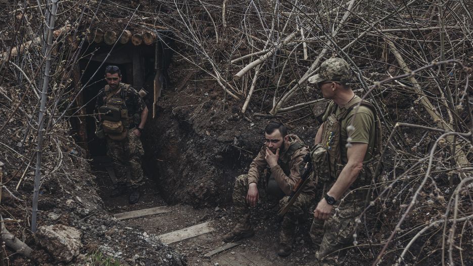 DONETSK OBLAST, UKRAINE - MARCH 26: Ukrainian soldiers of the 80th brigade in a trench in the direction of Bakhmut, 26 March 2023 (Photo by Diego Herrera Carcedo/Anadolu Agency via Getty Images)