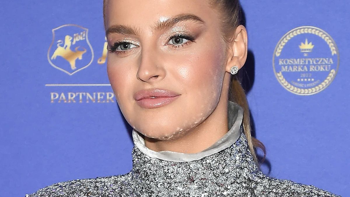 Fanki śmieją się z jej stroju