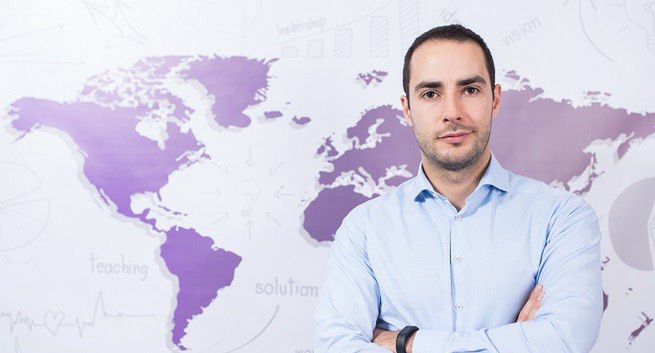 Adrian Rybicki odpowiada za sprzedaż w kilku krajach w RTB House