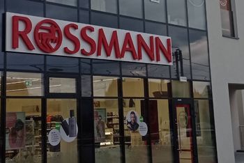 1+1 gratis w Rossmannie. Ruszyła promocja na perfumy