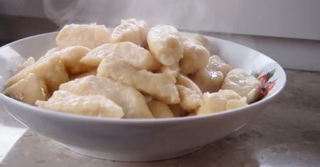 Bananowe pierogi leniwe