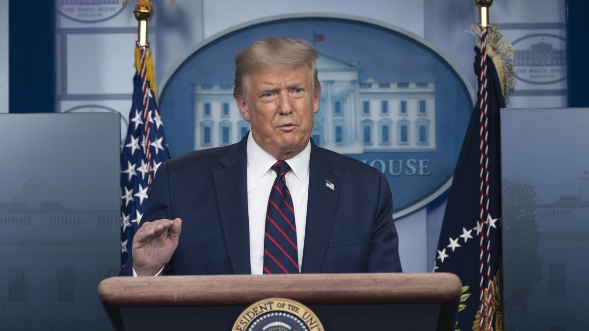 Neil Young podczas koncertu w 2012 roku