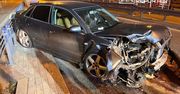 Warszawa: Kierujący Audi wjechał w barierki na rozwidleniu dróg na trasie S8