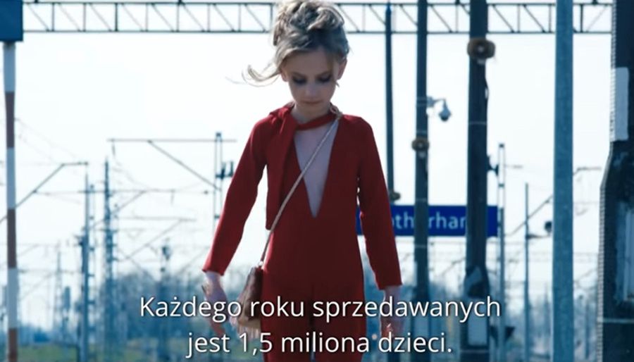Zwiastun "Small World" Patryka Vegi