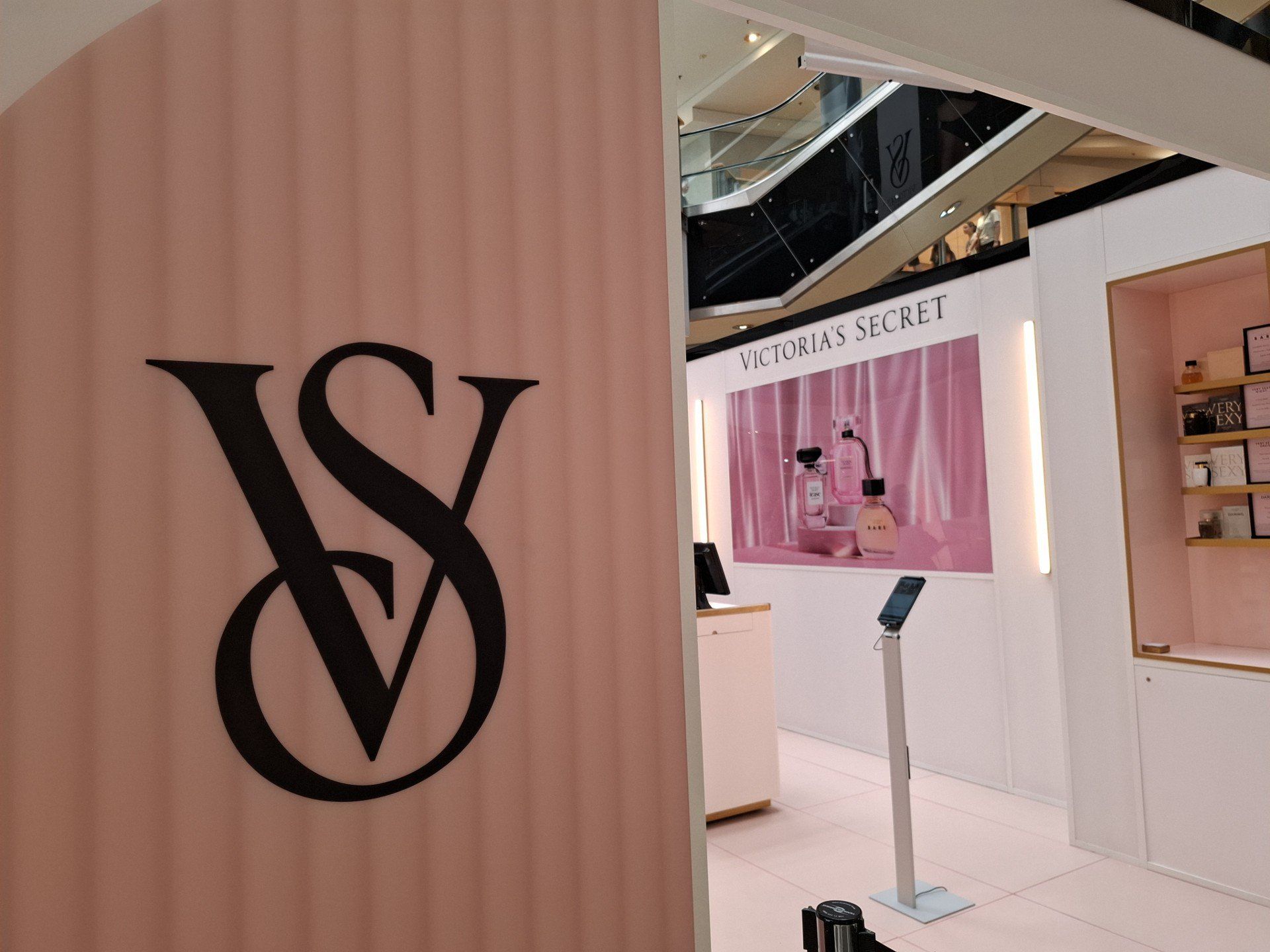 Pup-up store Victoria&#39;s Secret w Krakowie
