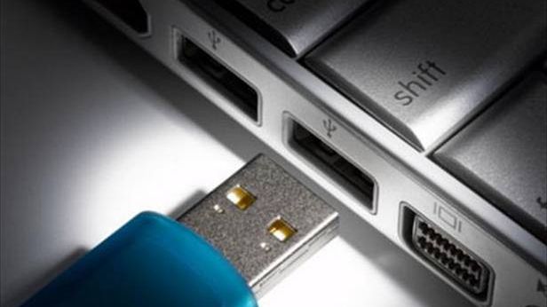 Polak potrafi! Student AGH udoskonalił USB i zdobył złoty medal na wystawie w Genewie 1