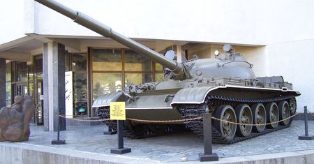 Rosja użyje w Ukrainie czołgów z lat 60. Chodzi o dawno wycofane T-62