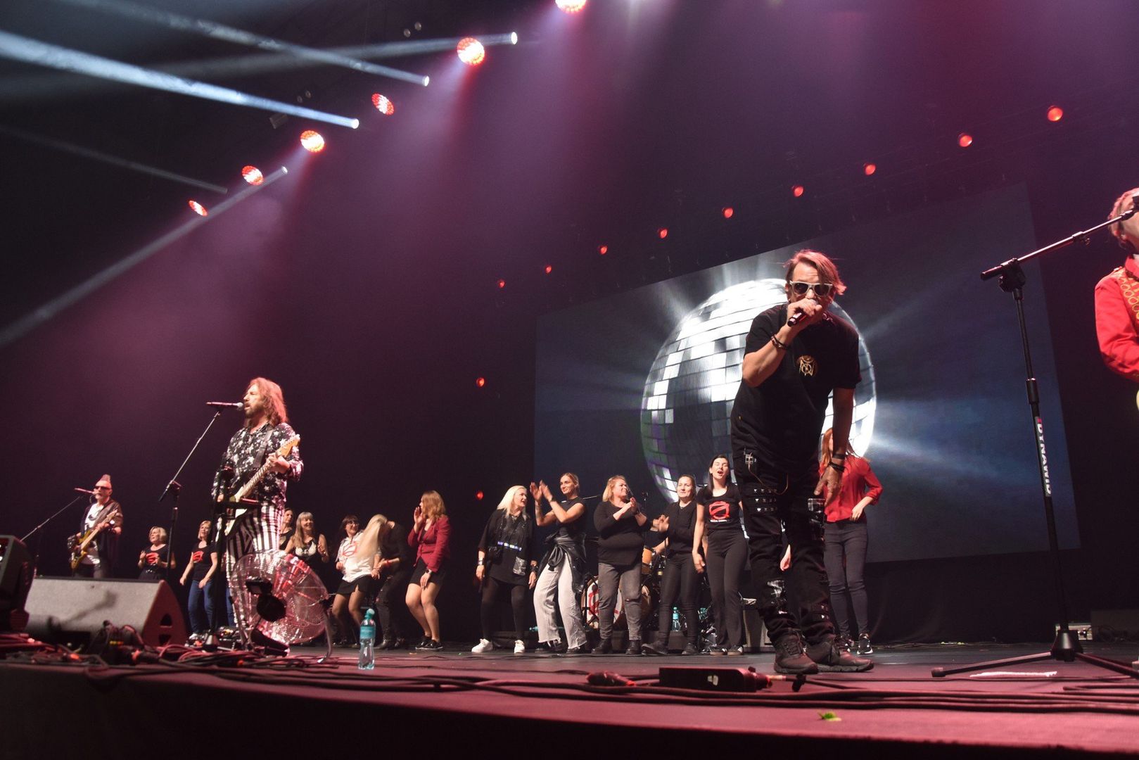 W kończącym się sezonie artystyczno-sportowym w Arenie Gorzów odbył się m.in. festiwal The Legend z gwiazdami polskiego rocka lat 80. i 90.