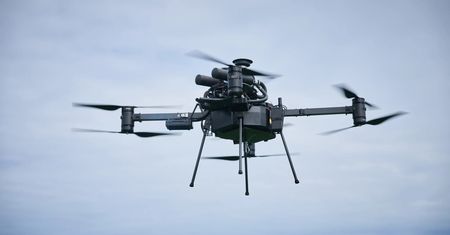 Pokazali swoją "babę Jagę". Zawiesili karabiny pod dronem