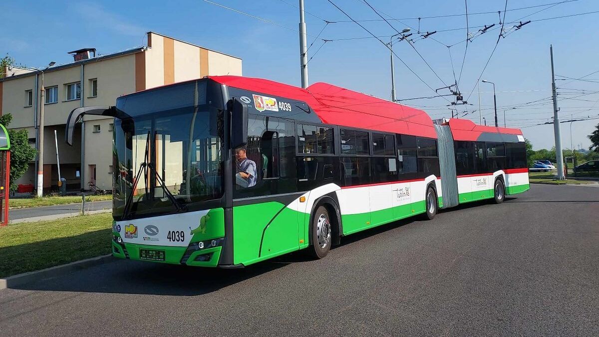 Elektryczny autobus przegubowy Solaris