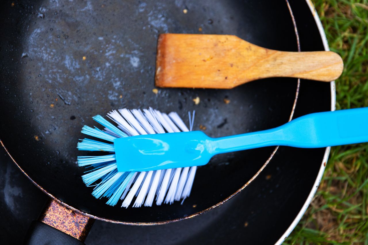 Prolong your cookware's life: Secrets to cleaning Teflon pans