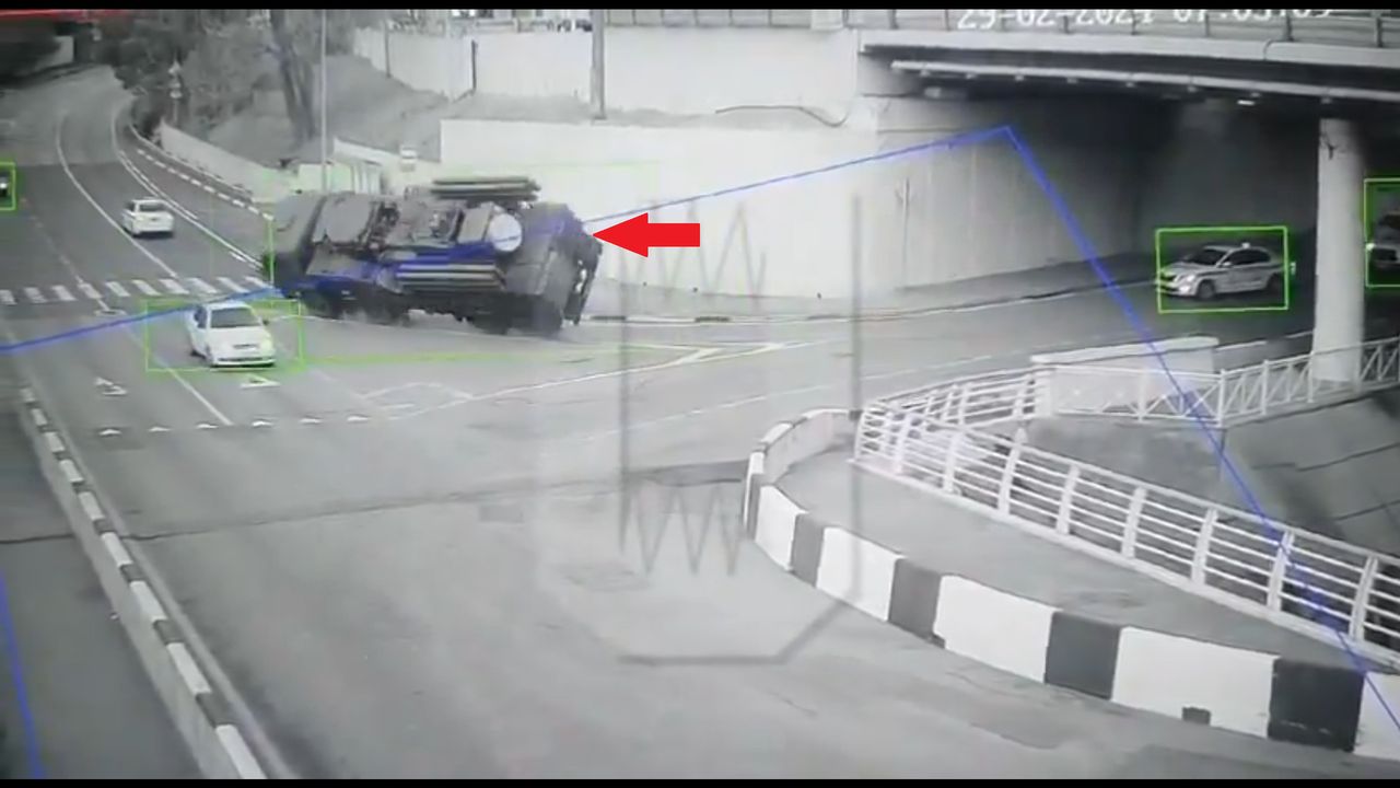 Russian anti-aircraft system Pantsir-S1 flipping over while negotiating a turn on the road in Sochi.