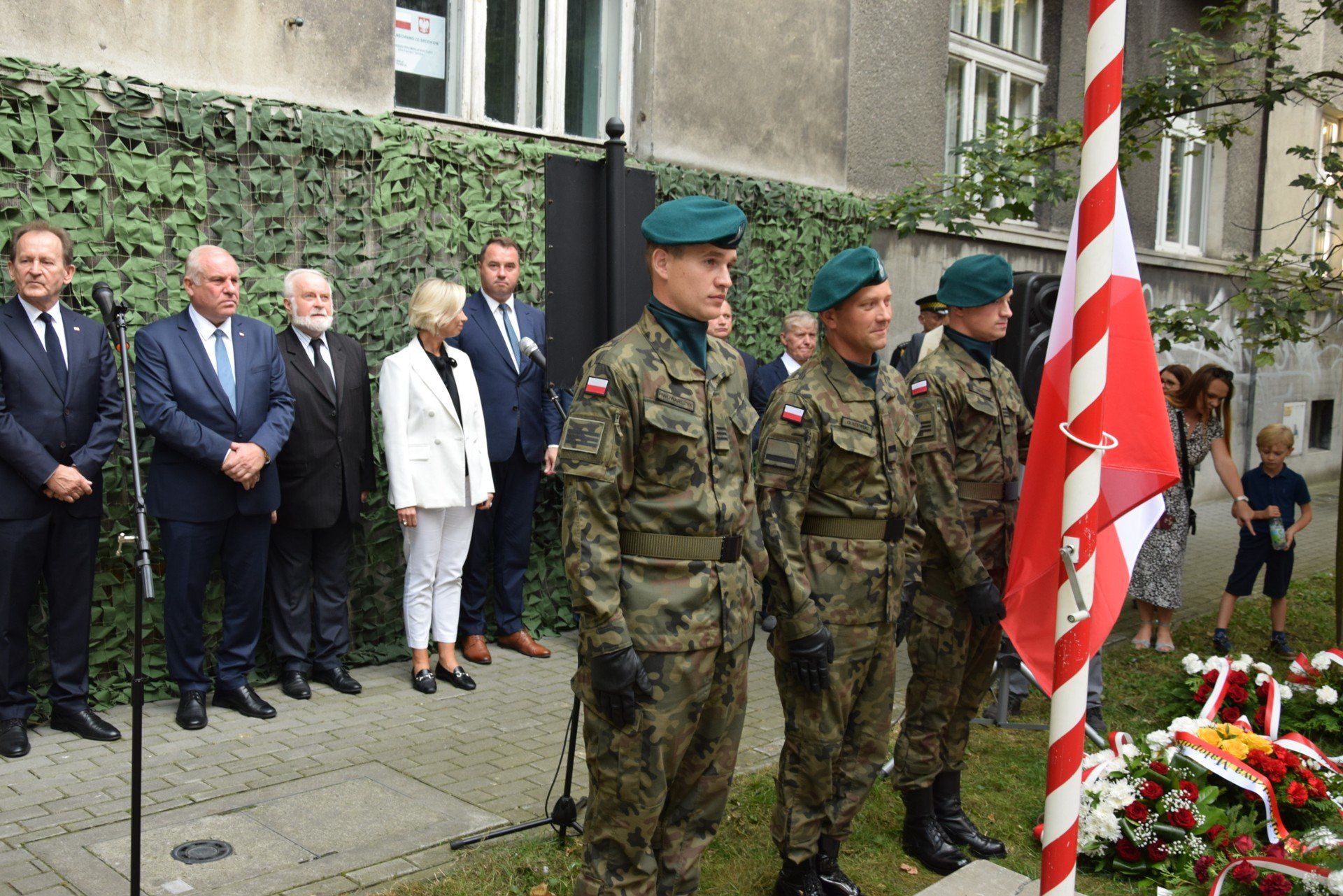 Obchody 86. rocznicy wybuchu II wojny światowej na ulicy Urszulańskiej w Tarnowie