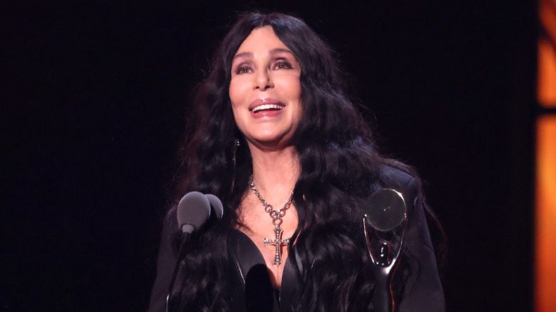 Osoby z otoczenia Cher uważają, że przesadza z operacjami?