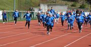 Stalowa Wola: To był niezwykły Bieg Niebieskich Sznurówek na stadionie lekkoatletycznym dla dzieci w spektrum autyzmu