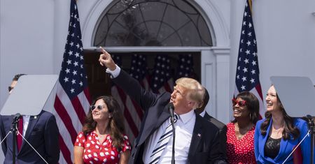 Trump podjął decyzję. Uderza w Facebooka, Twittera i Google'a