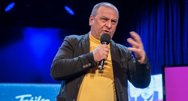 Rusza „Komediowa Scena Trójki”, na początek występ Grzegorza Halamy