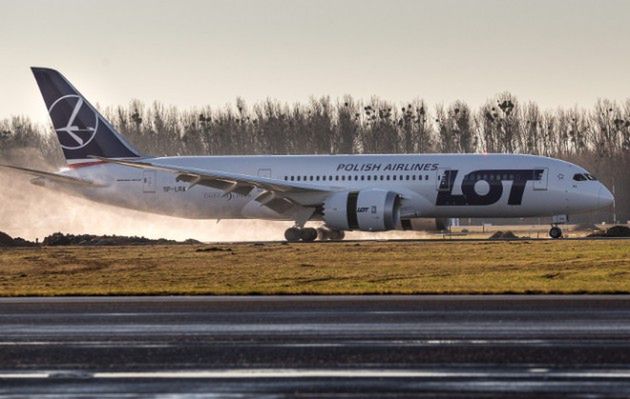 Dreamliner uziemiony. Maszyny mogą wybuchnąć!