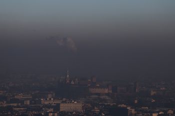 Alert RCB dla pięciu województw. Należy unikać aktywności na zewnątrz