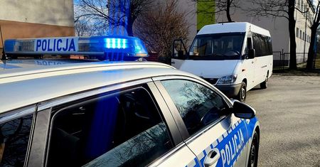 Pijany kierowca czekał przed szkołą na dzieci. Miał trzy promile alkoholu