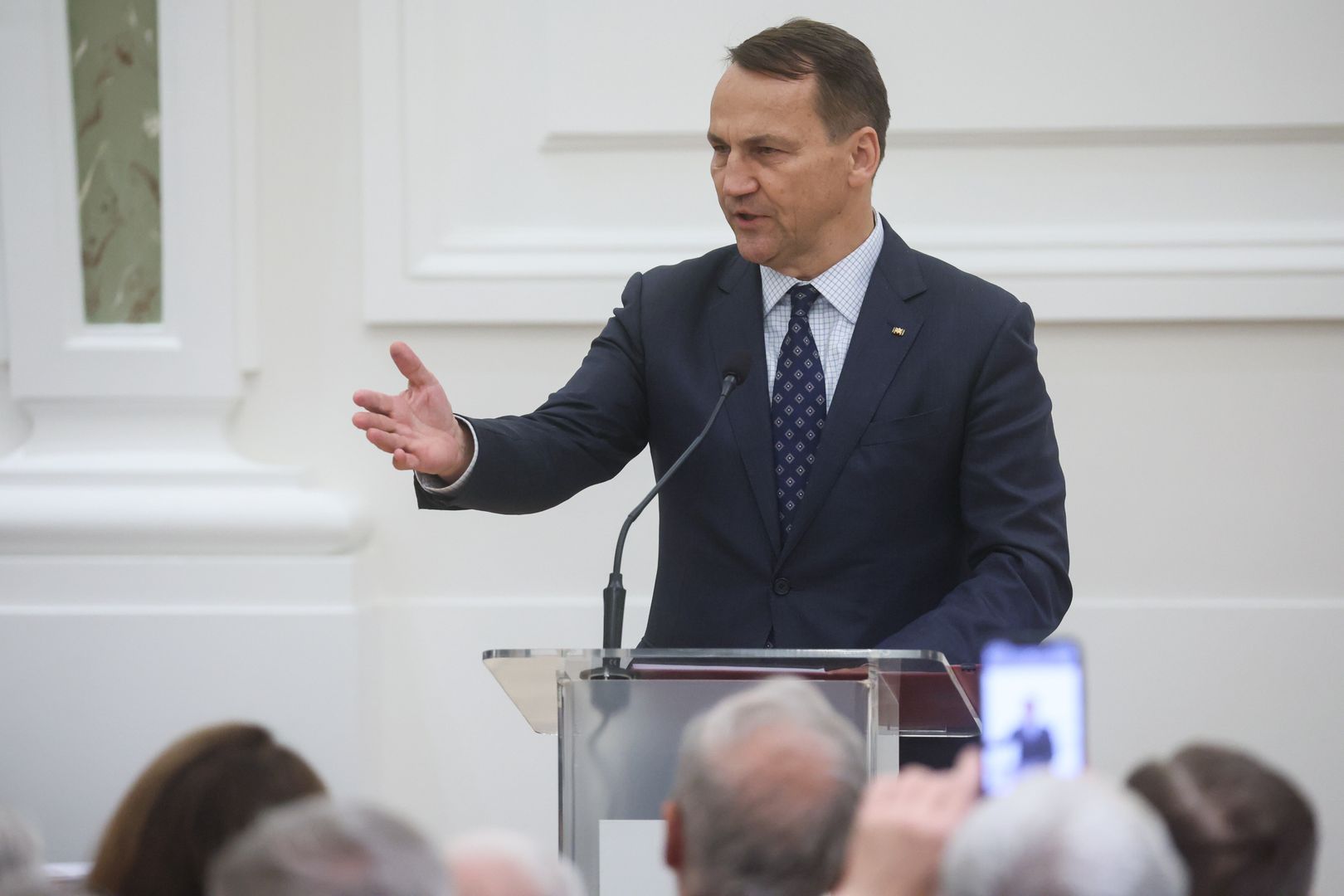 Sikorski w USA: "Era pasażerów na gapę nieuchronnie dobiega końca"