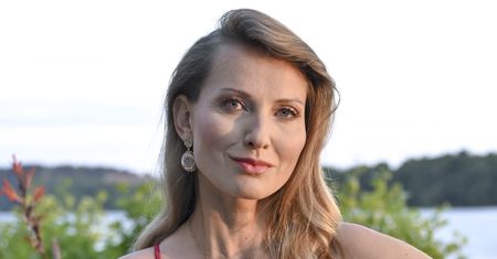 Tak zaprezentowała się na plaży. Trójwymiarowe bikini przyciąga wzrok