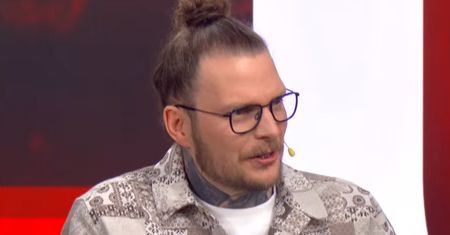 Prezes UOKiK żąda wyjaśnień od Żurnalisty ws. opłaconych wywiadów. Podcasterowi grozi POTĘŻNA KARA