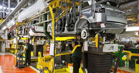 Jaguar Land Rover zwolni 2000 osób. To wynik rozwoju elektromobilności
