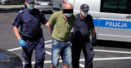 Lubelskie. Wymachiwał pod sklepem półmetrową maczetą. Krzyczał, że zabije