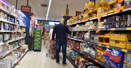 Pomysł zniesienia zakazu handlu. "Temu panu już dziękujemy"
