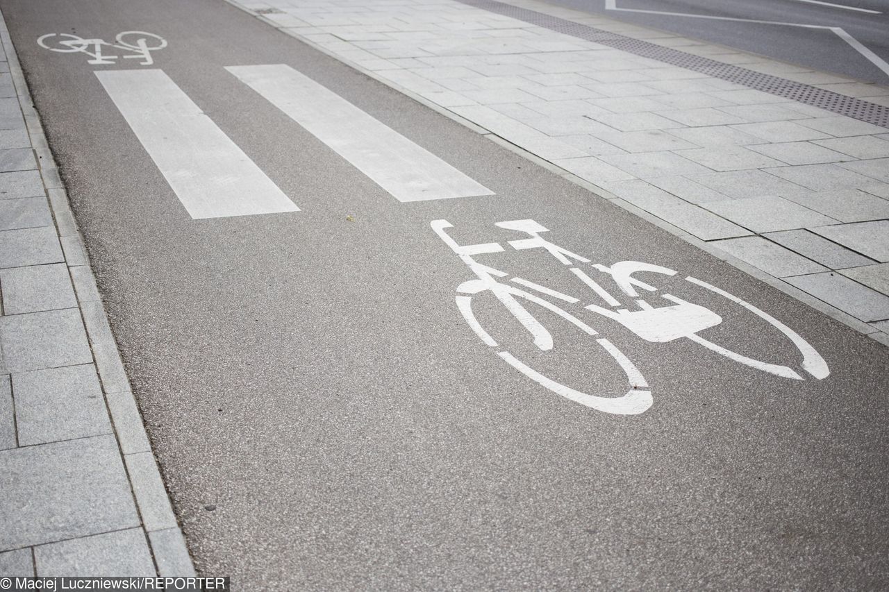 W tym miejscu rowerzysta ma zachować szczególną ostrożność. Przepisy swoje, rzeczywistość swoje