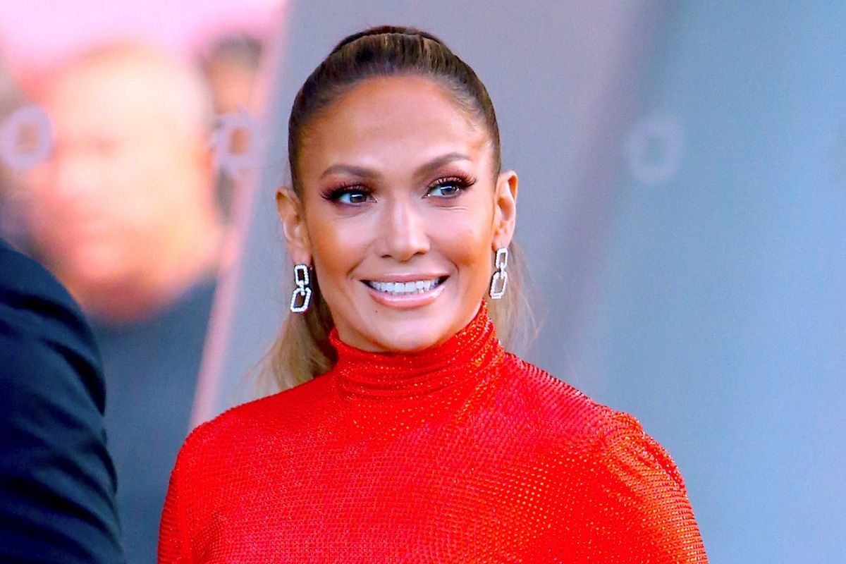 Jennifer Lopez pokazała swoje zgrabne nogi