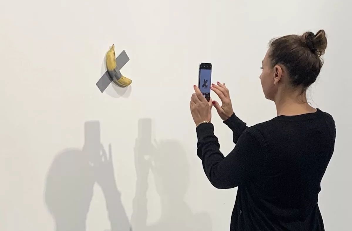 Banana art: Cattelan's "Comedian" goes under the hammer