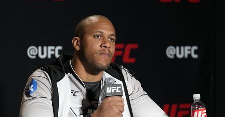 To wręcz niemożliwe. Gwieździe UFC nie chce się trenować