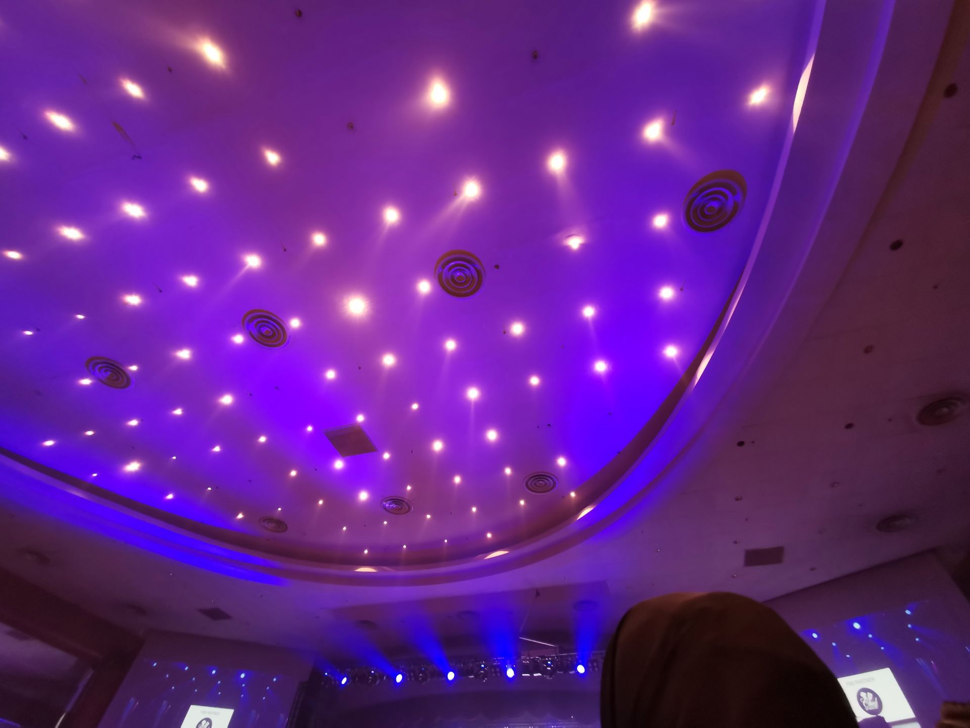 #wSkrócie: zoom Huaweia P30 Pro w akcji, Neffos C5 Plus w Polsce i Android 9 Pie dla kolejnych smartfonów Xiaomi 12