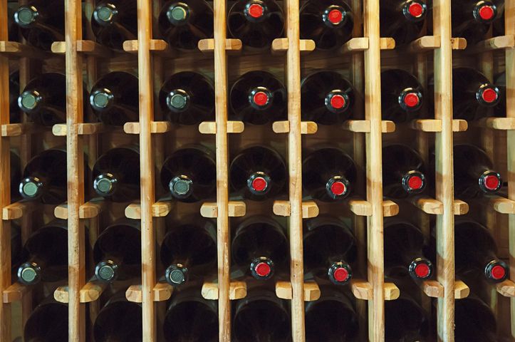 Czerwone wino korzystnie wpływa na mikroflorę bakteryjną jelit 