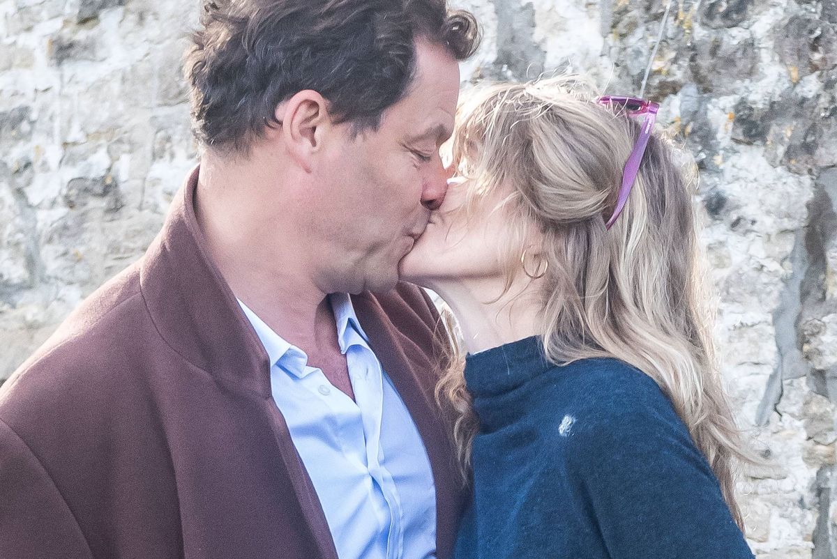 Dominic West i Catherine Fitzgerald podczas ustawki z paparazzi