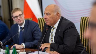 Rośnie dług publiczny. Minister finansów mówi o "sztucznej barierze"