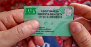 Nie każdy senior o tym wie. Oto co daje legitymacja emeryta